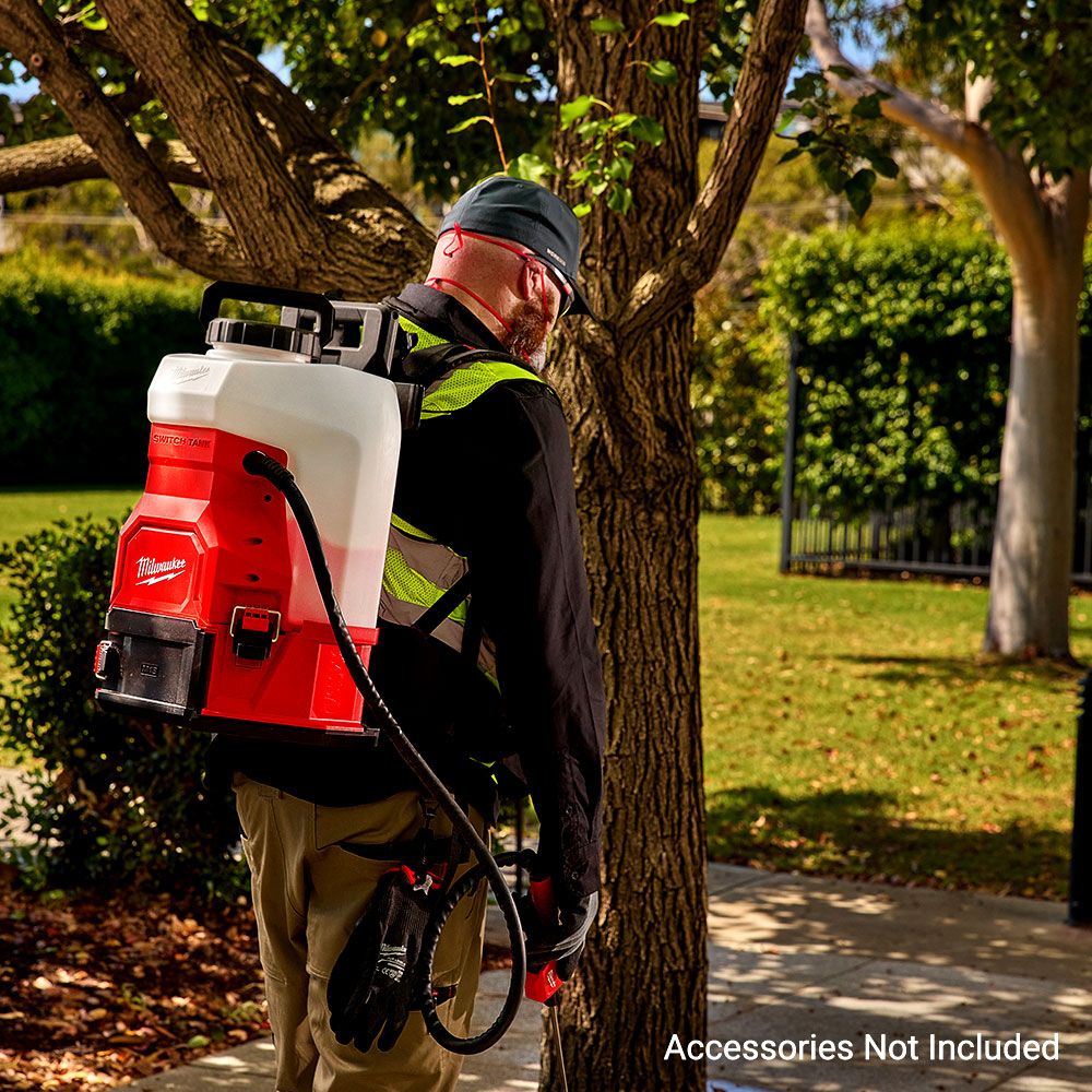 Milwaukee M18BPFPG2PS0 18V Li-ion Cordless 15 Litre SWITCH TANK