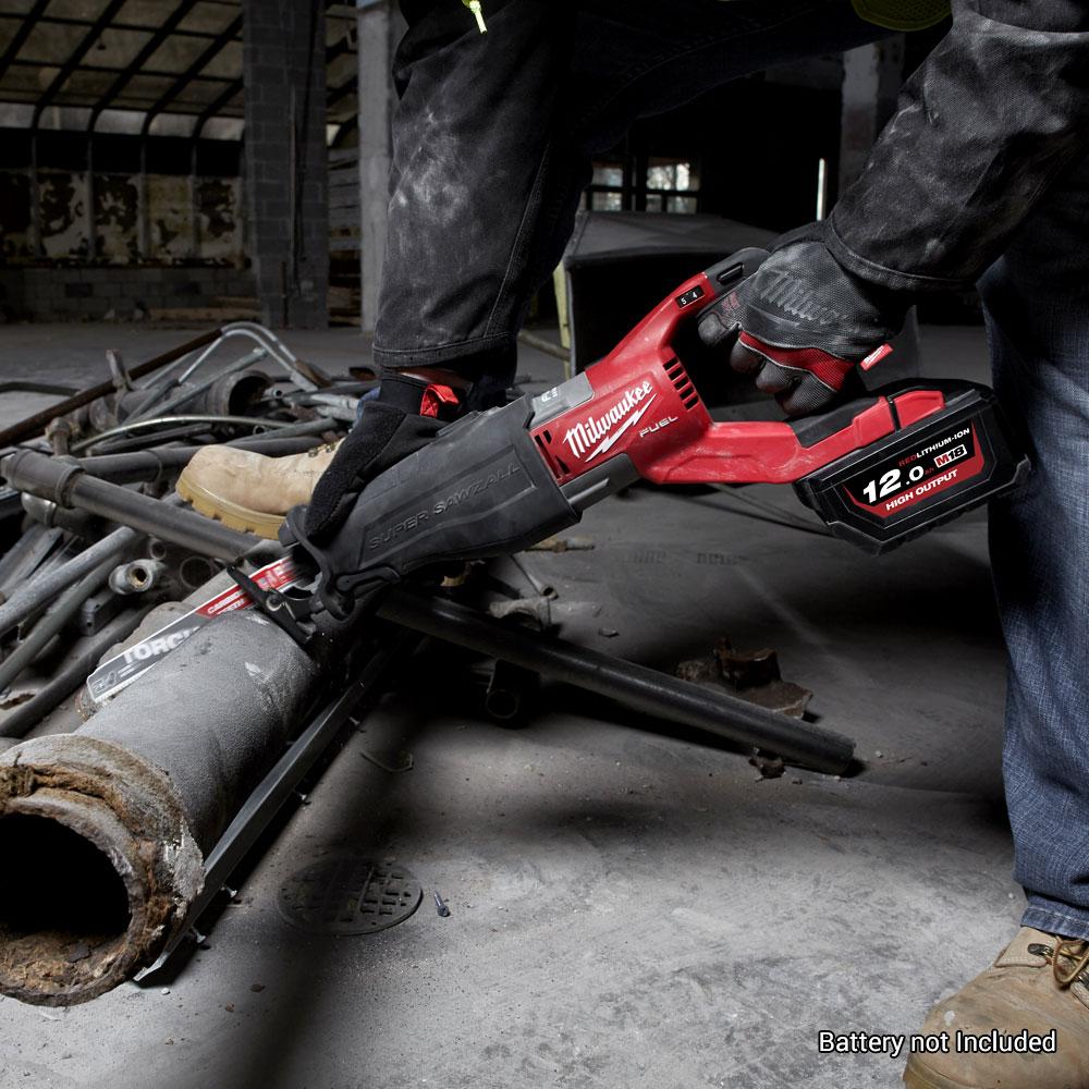 Milwaukee M18FSX 0 18V Li ion Cordless Fuel Super Sawzall Reciprocating Saw Skin Only