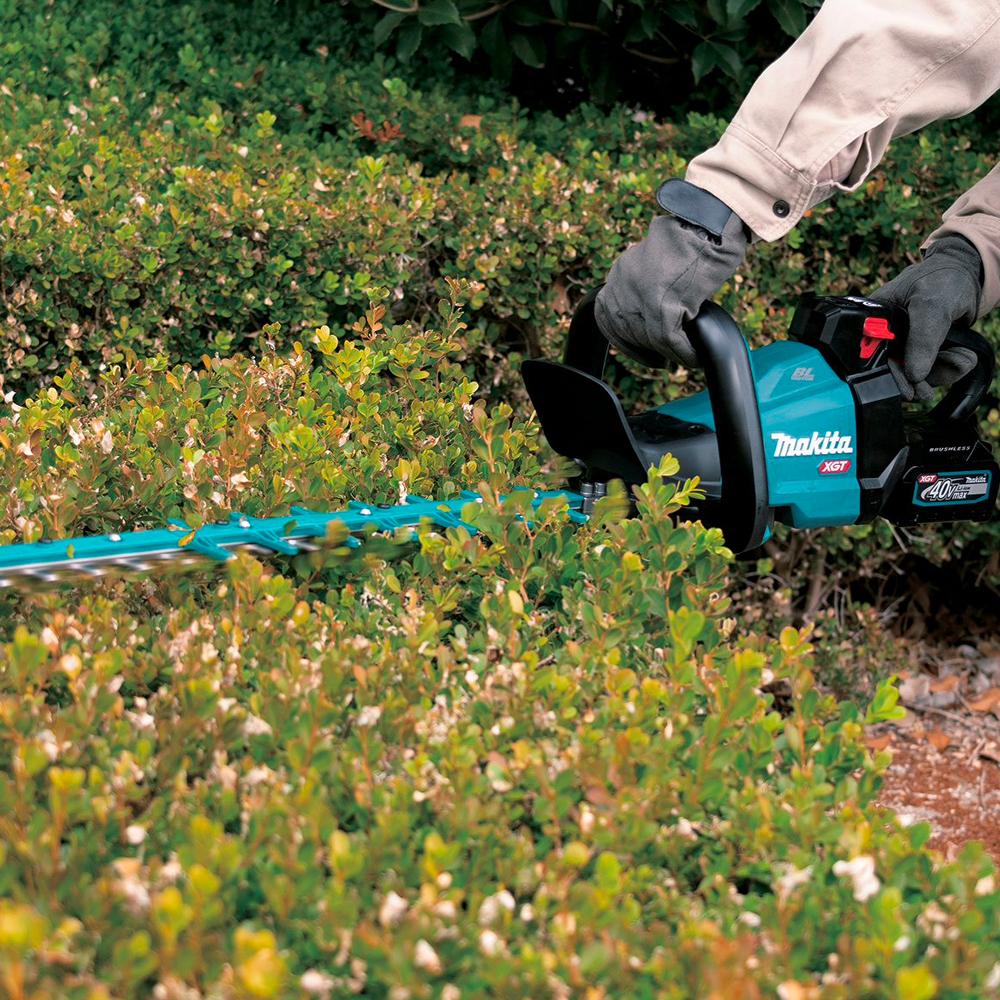 Makita UH008GZ 40V Max XGT 600mm Li Ion Heavy Duty Cordless Brushless Hedge Trimmer Skin Only