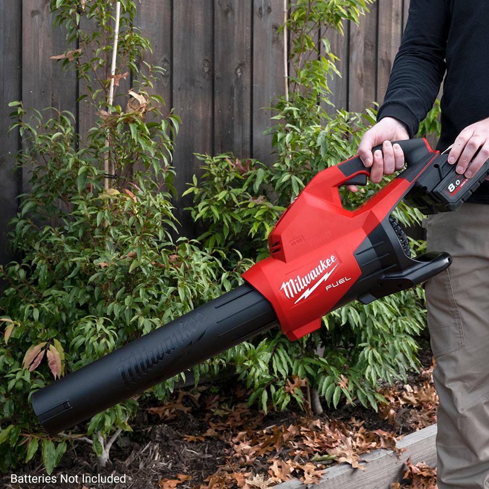 Milwaukee M18F2BL802 18V x 2 8.0Ah Li ion Cordless Fuel Dual Battery Blower Combo Kit